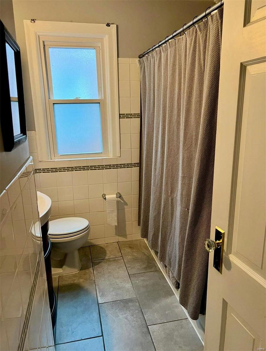 2547 High School Drive St. Louis, MO 63144 - Photo 6 of 12