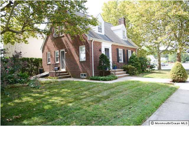 10 Jackson Street Keyport, NJ 07735 - Photo 1 of 23 Primary Photo