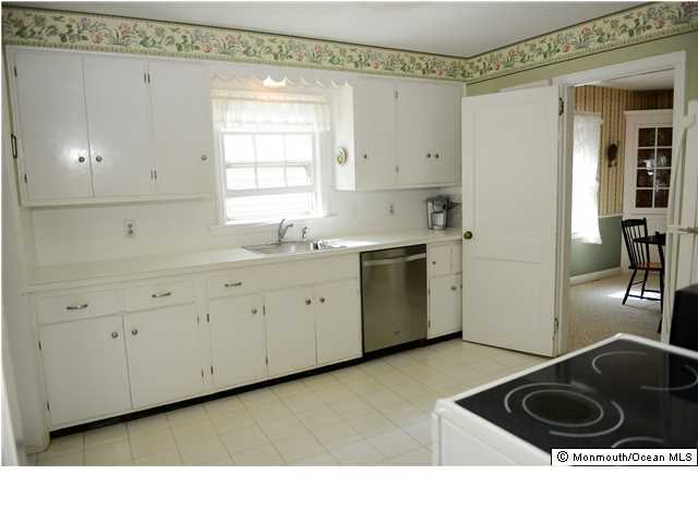 10 Jackson Street Keyport, NJ 07735 - Photo 8 of 23 Additional Photo