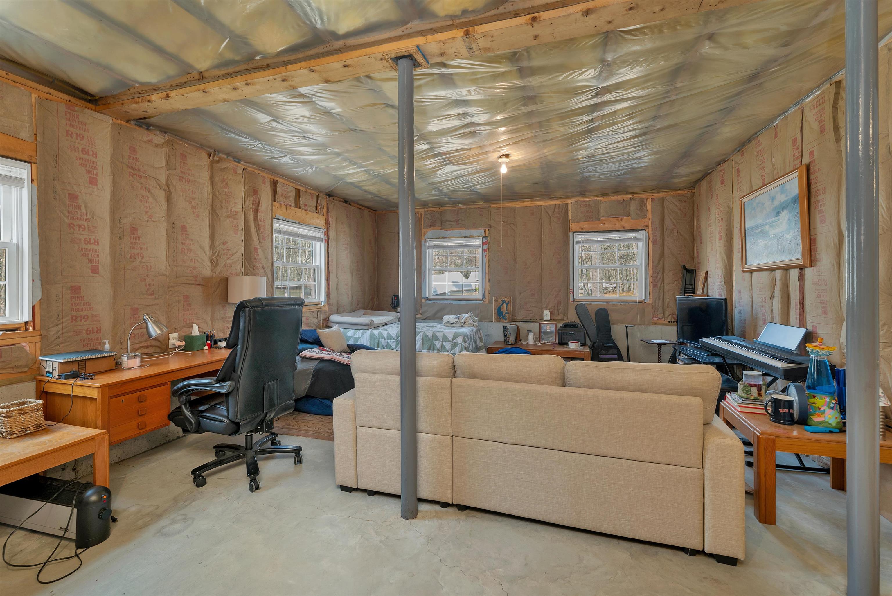 105 Chases Grove Road Derry, NH 03038 - Photo 13 of 40