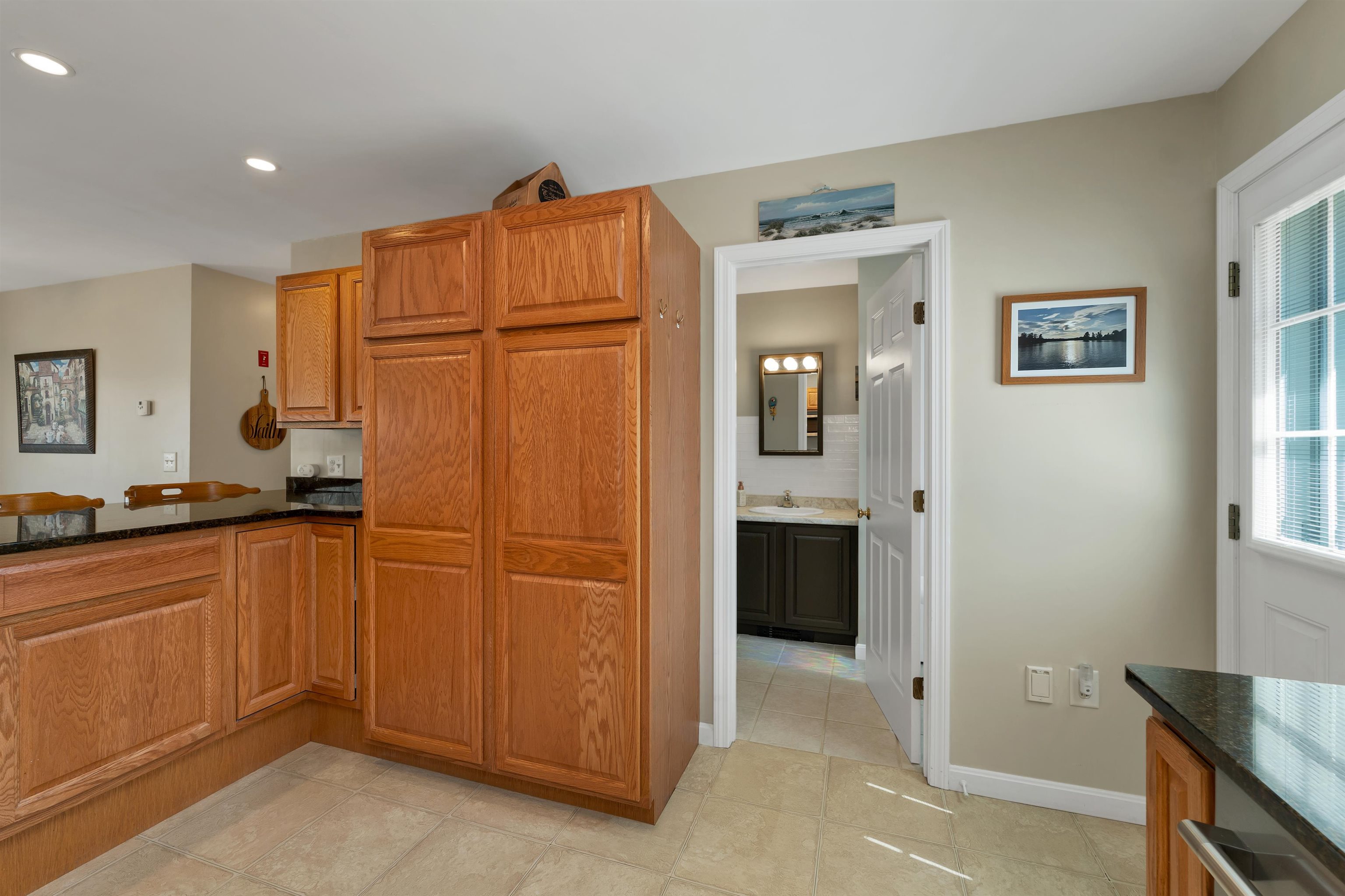 105 Chases Grove Road Derry, NH 03038 - Photo 20 of 40