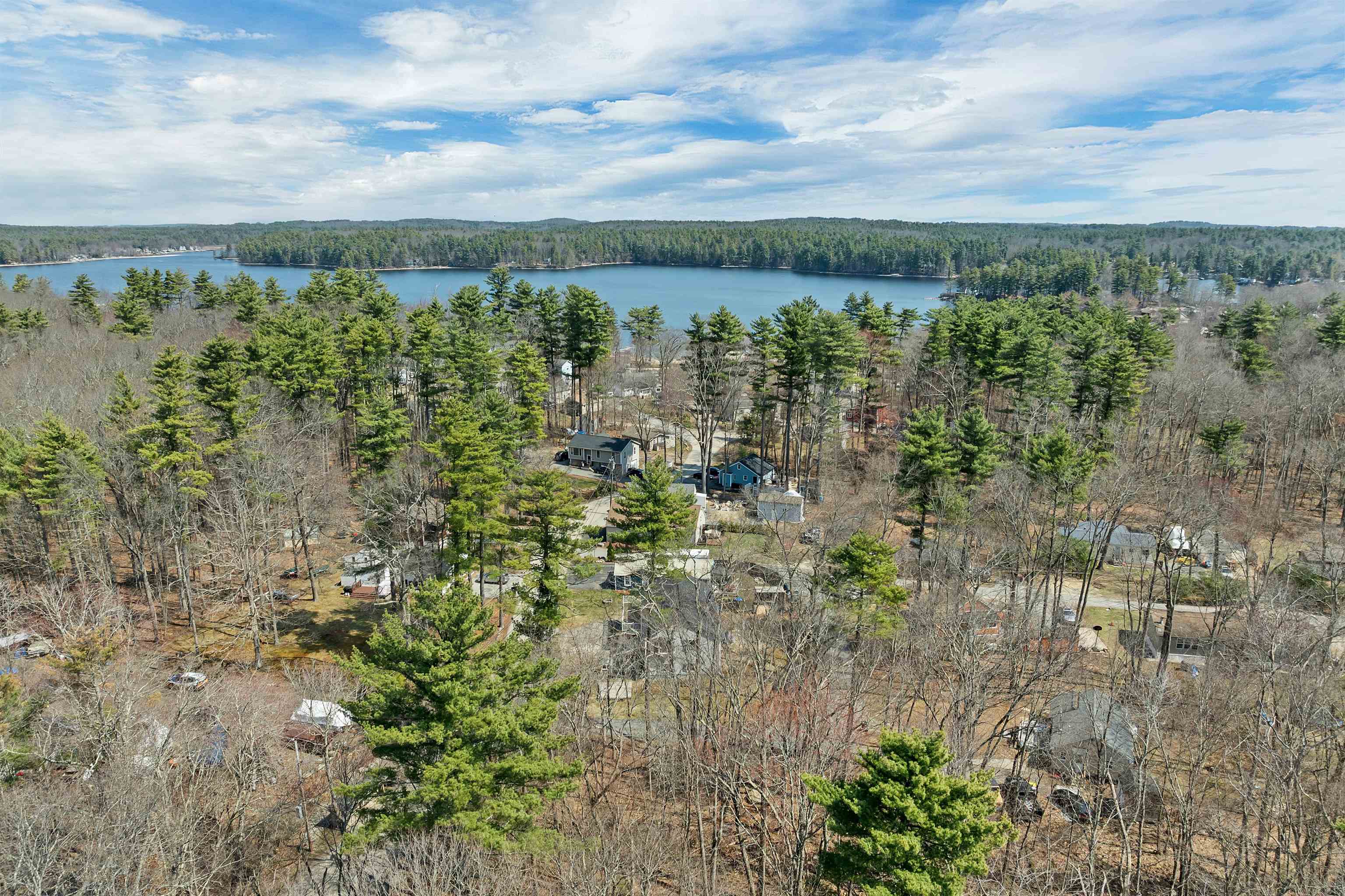 105 Chases Grove Road Derry, NH 03038 - Photo 3 of 40