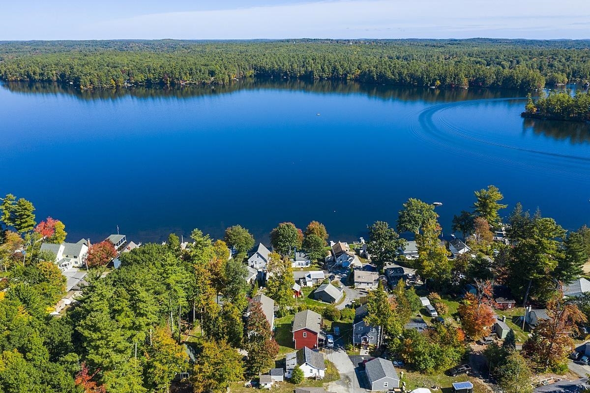 105 Chases Grove Road Derry, NH 03038 - Photo 33 of 40