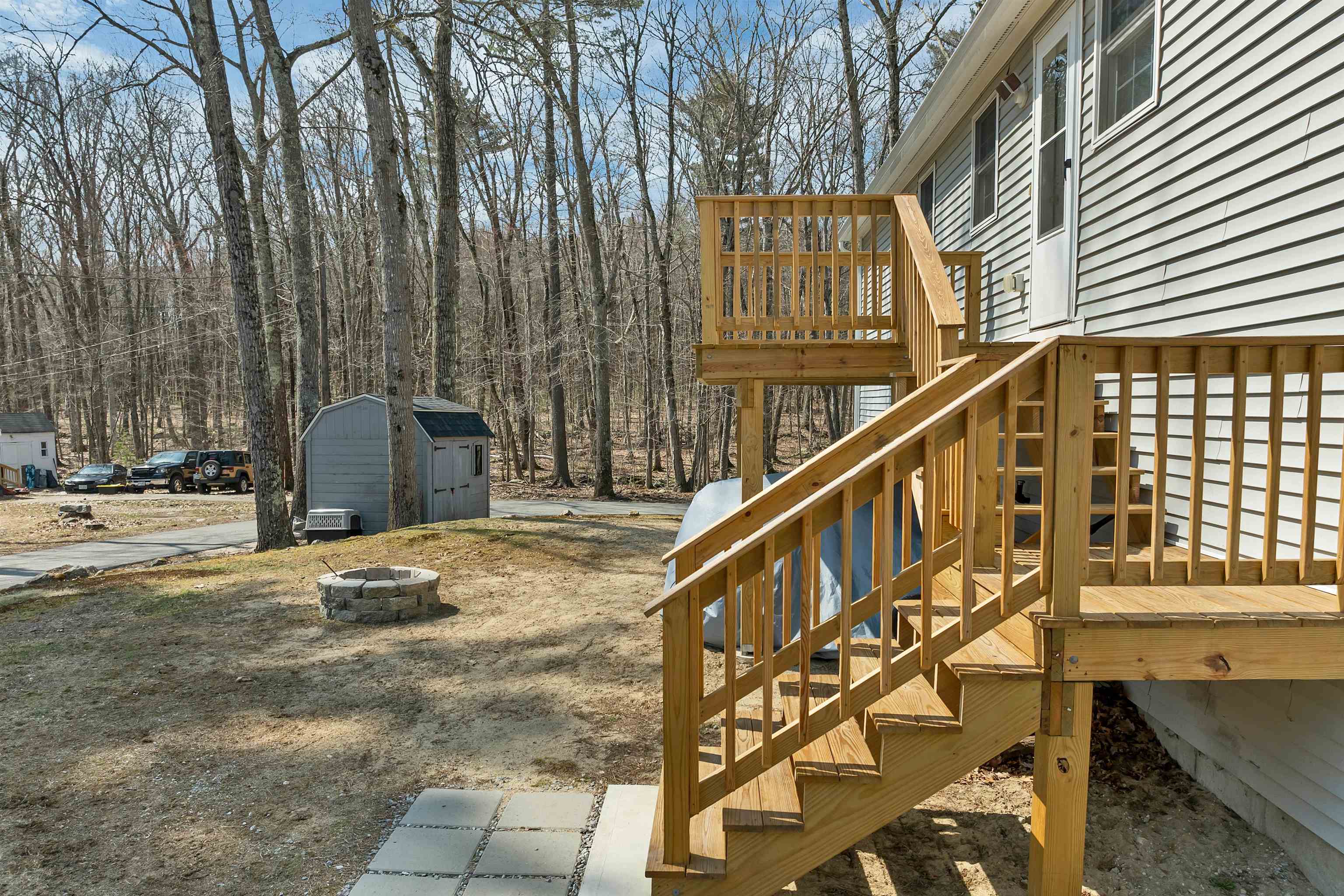 105 Chases Grove Road Derry, NH 03038 - Photo 36 of 40