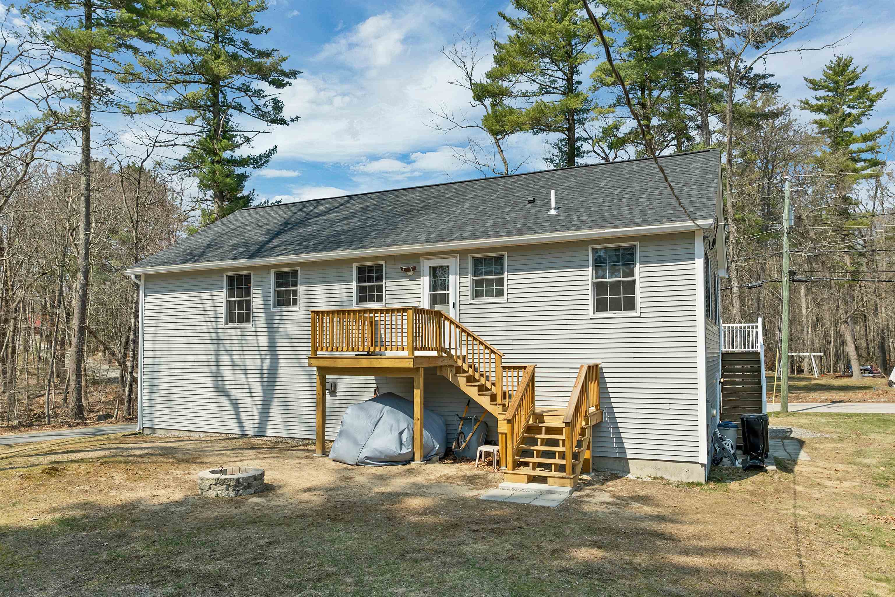 105 Chases Grove Road Derry, NH 03038 - Photo 37 of 40