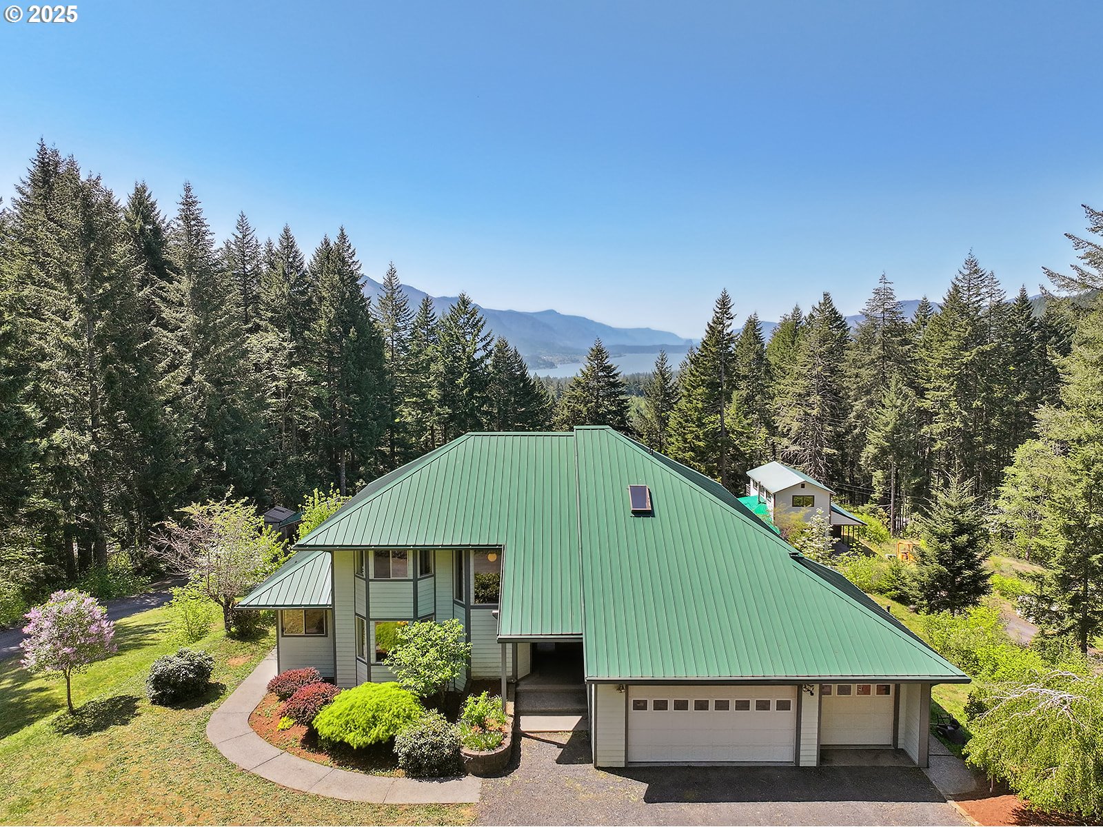 2962 Berge Road Stevenson, WA 98648 - Photo 1 of 48 Gallery Image 1