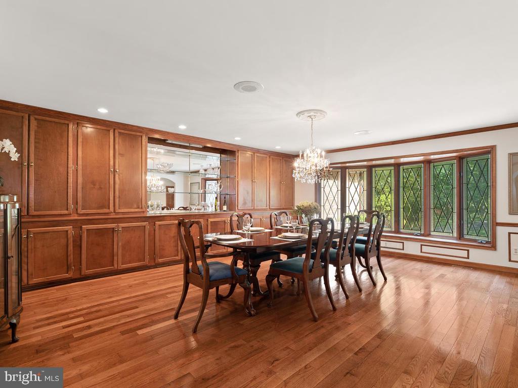 22305 Fitzgerald Drive Laytonsville, MD 20882 - Photo 19 of 109 Stunning Windows in Dining Room. 19' x 23'