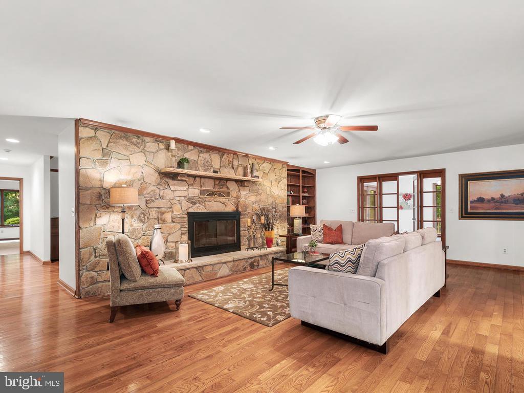 22305 Fitzgerald Drive Laytonsville, MD 20882 - Photo 20 of 109 Family Room off Kitchen and Sunroom 16' x 20'