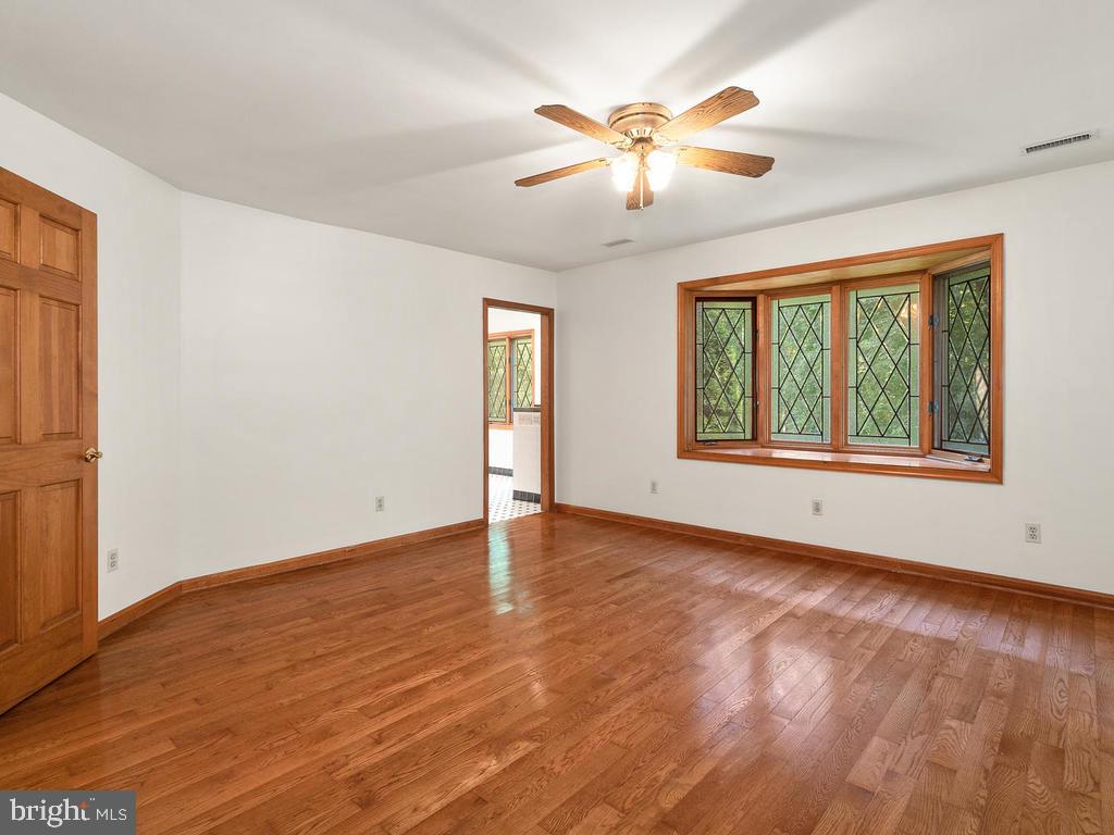 22305 Fitzgerald Drive Laytonsville, MD 20882 - Photo 57 of 109 15' x 14' Bedroom 3