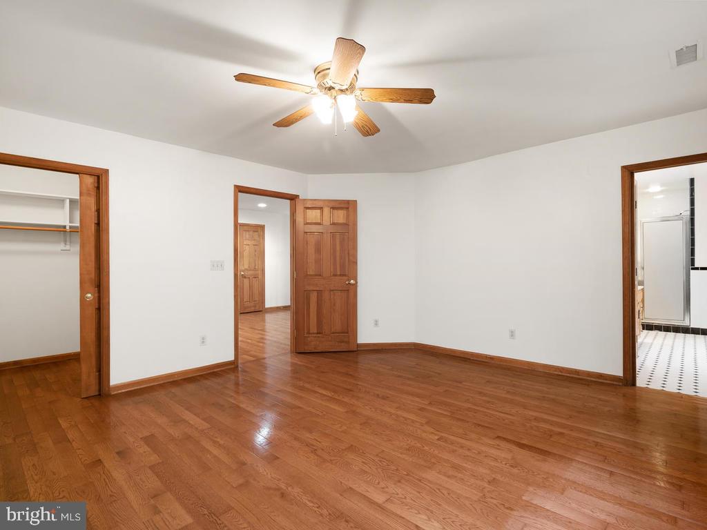 22305 Fitzgerald Drive Laytonsville, MD 20882 - Photo 59 of 109 15' x 14' Bedroom 3 w/ Walk-in Closet