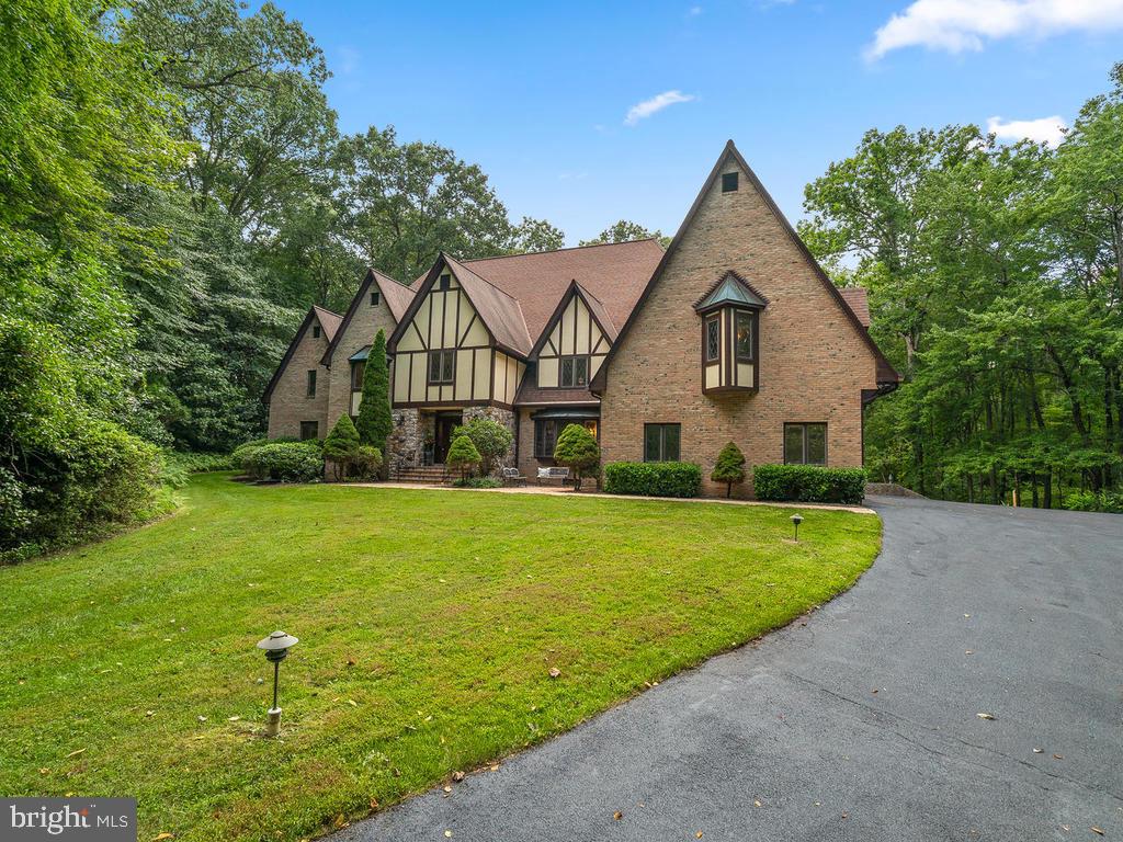 22305 Fitzgerald Drive Laytonsville, MD 20882 - Photo 7 of 109