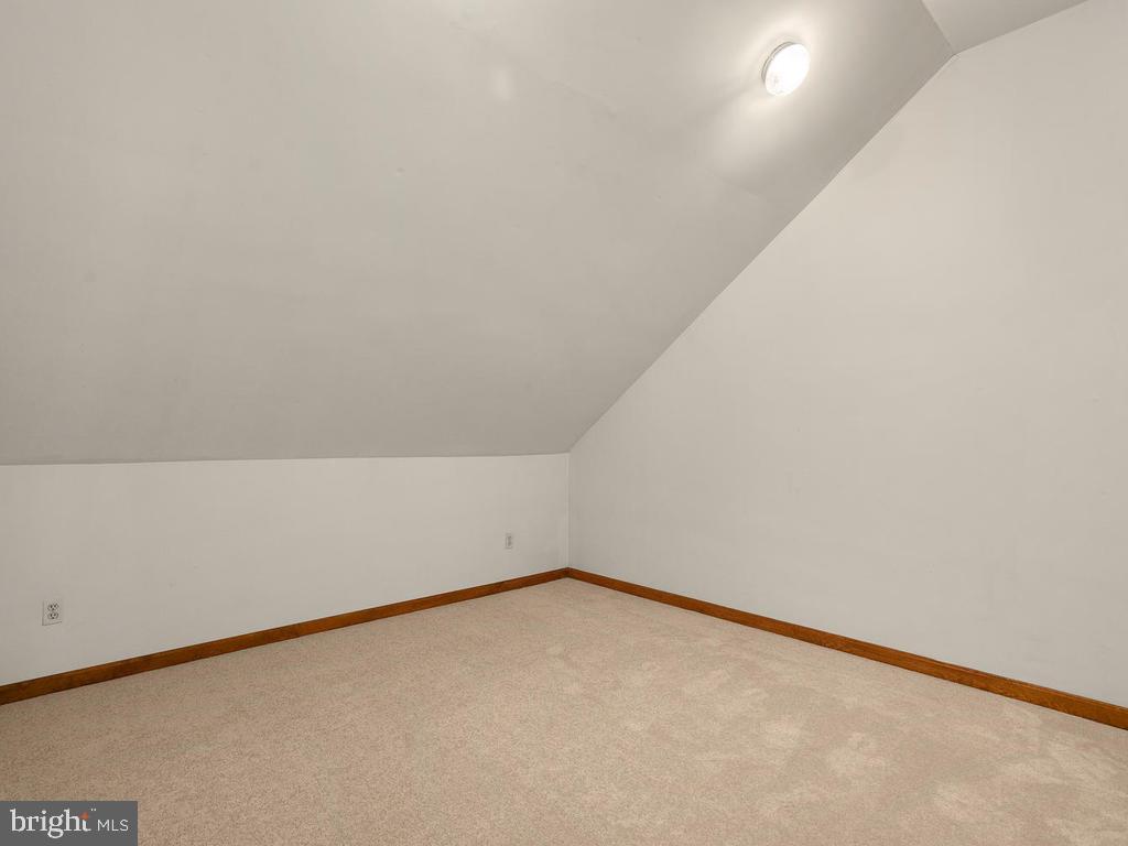 22305 Fitzgerald Drive Laytonsville, MD 20882 - Photo 69 of 109 Massive 12'x12' Walk-in Closet in Bedroom 5