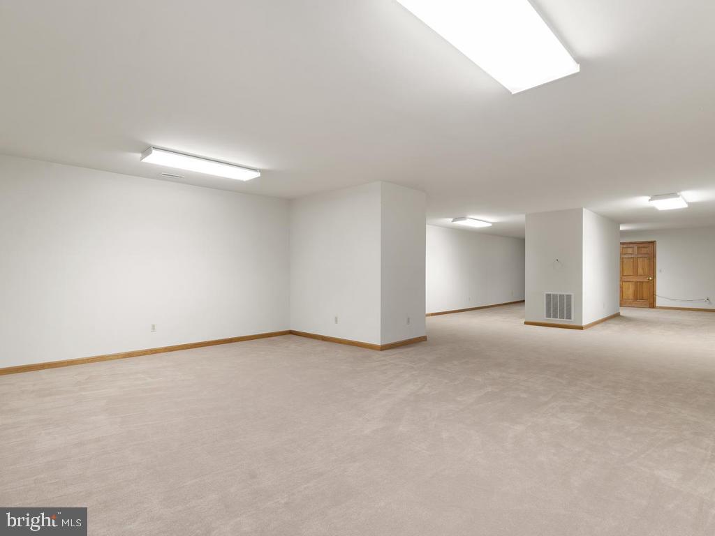 22305 Fitzgerald Drive Laytonsville, MD 20882 - Photo 75 of 109 Loft