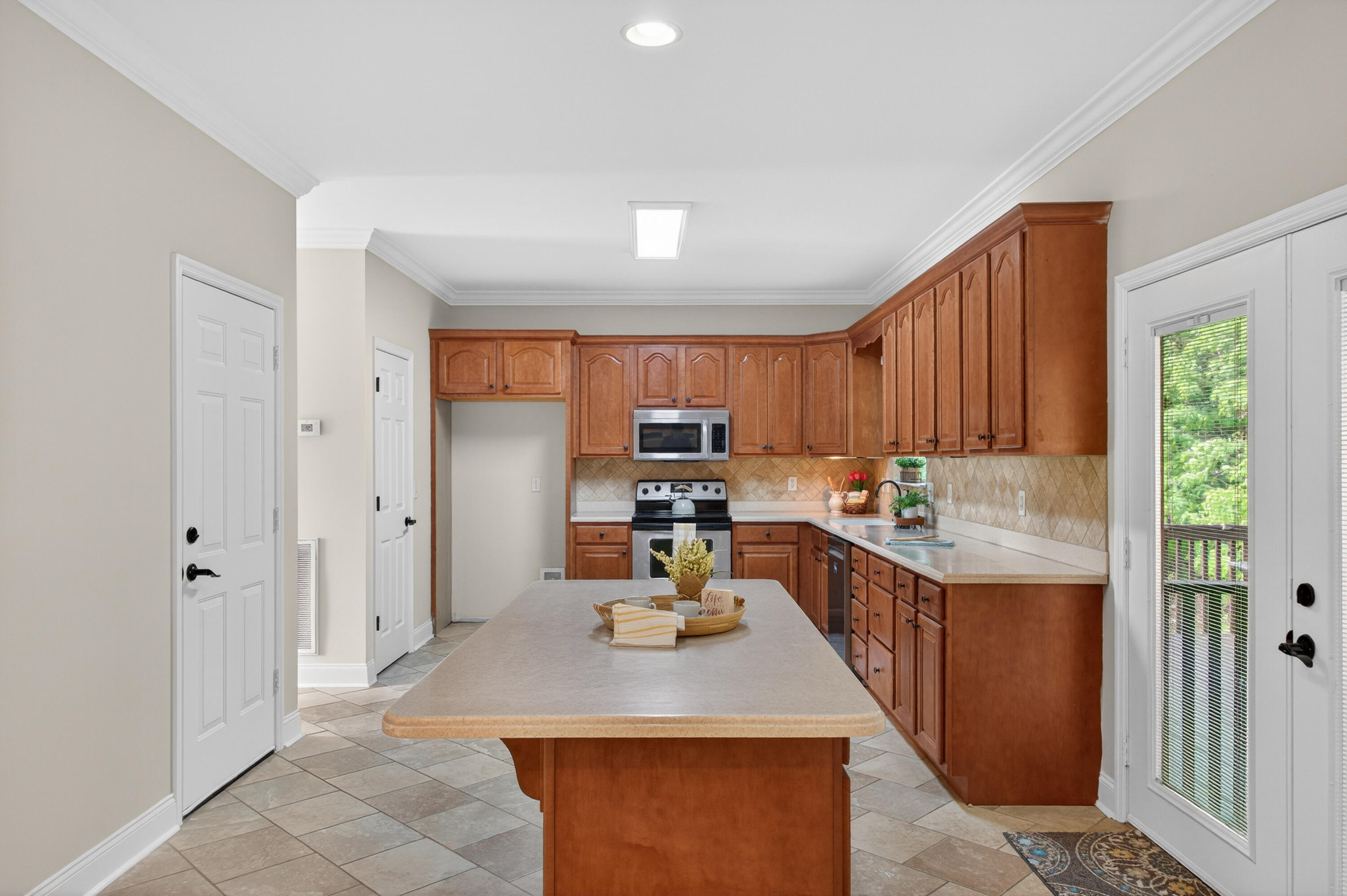 111 Will Ridge Drive Ringgold, GA 30736 - Photo 12 of 50 Large eat-in island