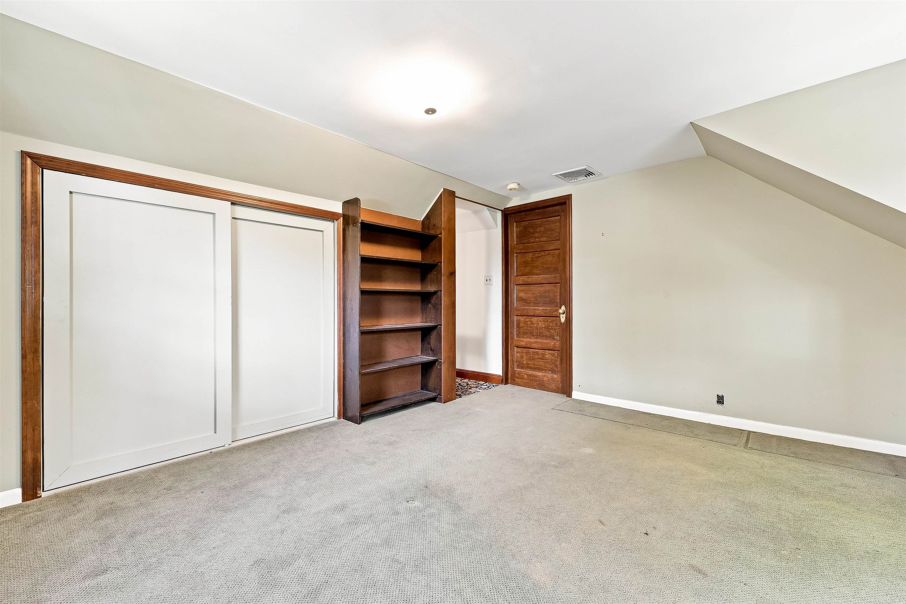 41 Crest Road Hillsdale, NJ 07642 - Photo 32 of 44 Gallery Image 32