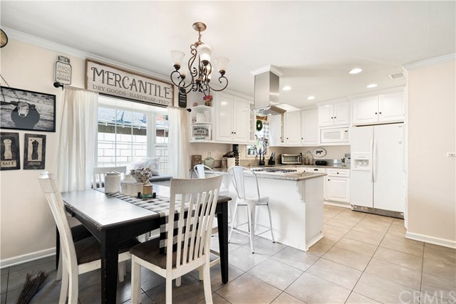 6105 Meadowbrook Lane Riverside, CA 92504 - Photo 7 of 24