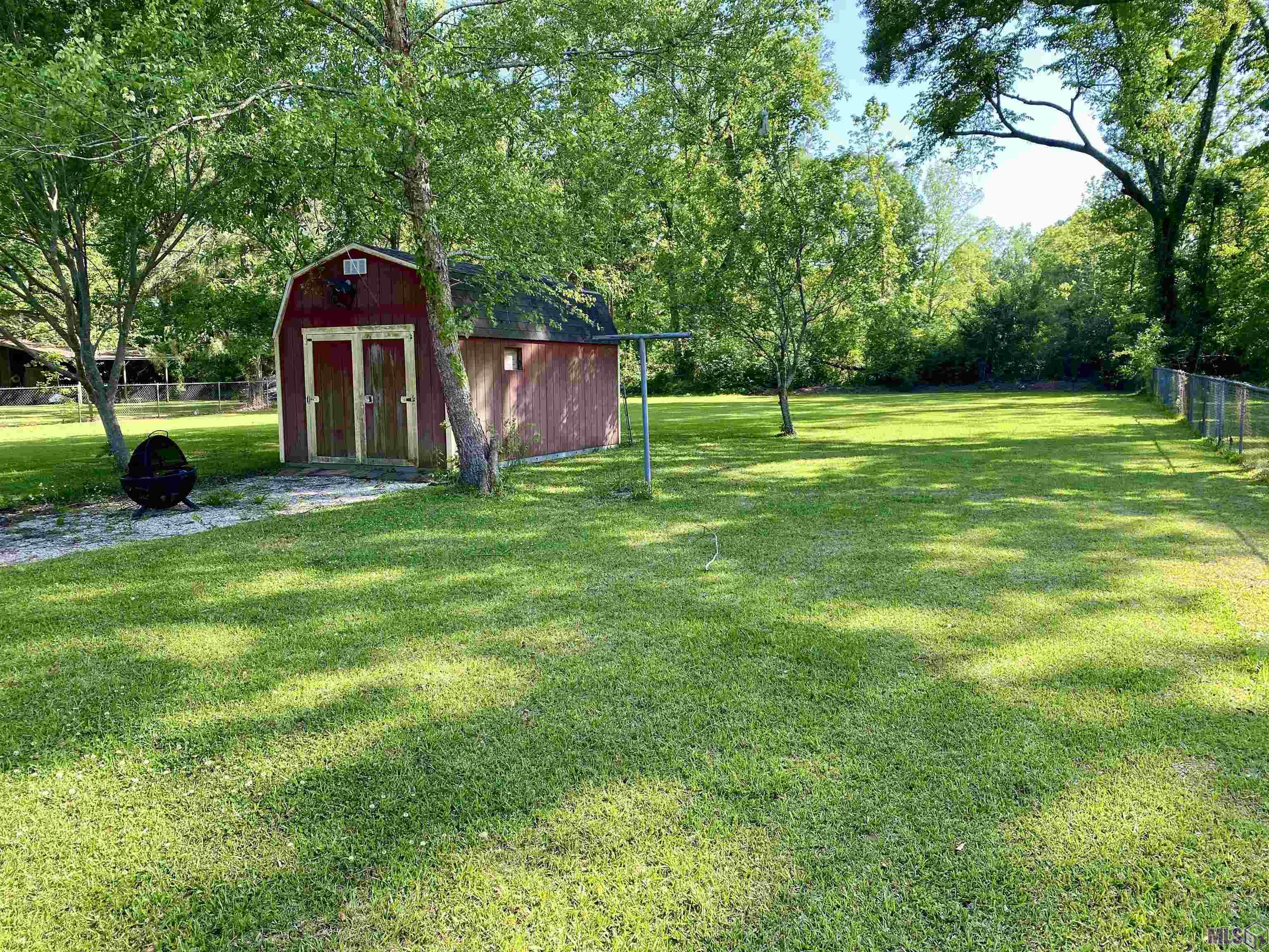 5836 Cherryl Drive Baton Rouge, LA 70814 - Photo 16 of 17 Backyard