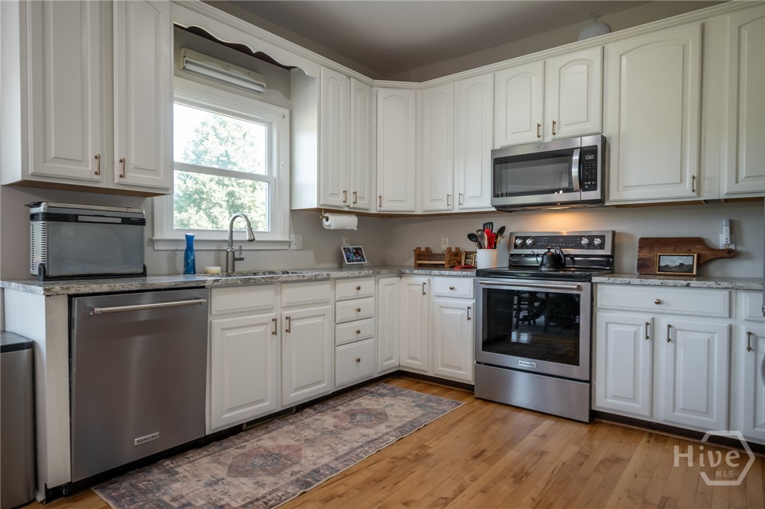 768 Appian Way Statham, GA 30666 - Photo 7 of 30 Kitchen