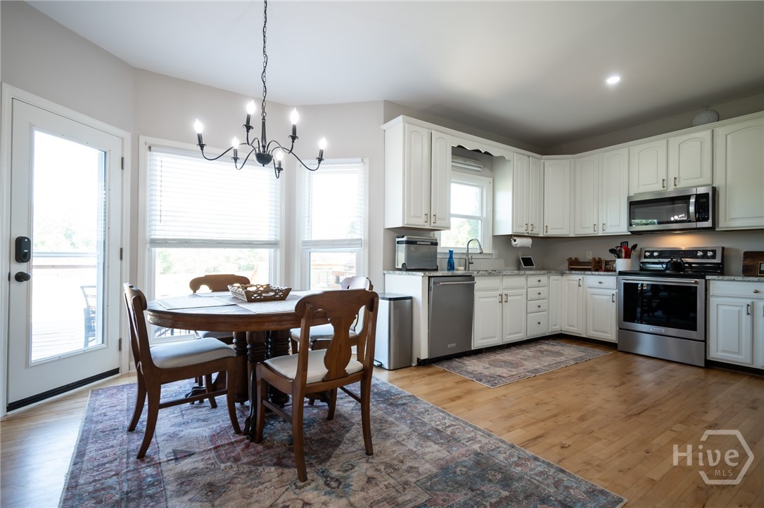 768 Appian Way Statham, GA 30666 - Photo 9 of 30 Kitchen with Breakfast room