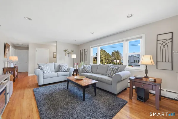 $438,000 | 43 Park Place, East Lyme, CT 06357