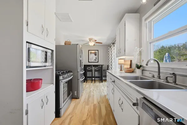 $438,000 | 43 Park Place, East Lyme, CT 06357