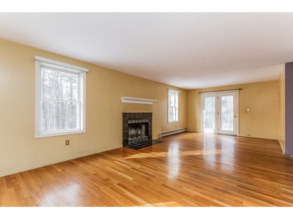 17 Dianna Road Londonderry, NH 03053 - Photo 11 of 25