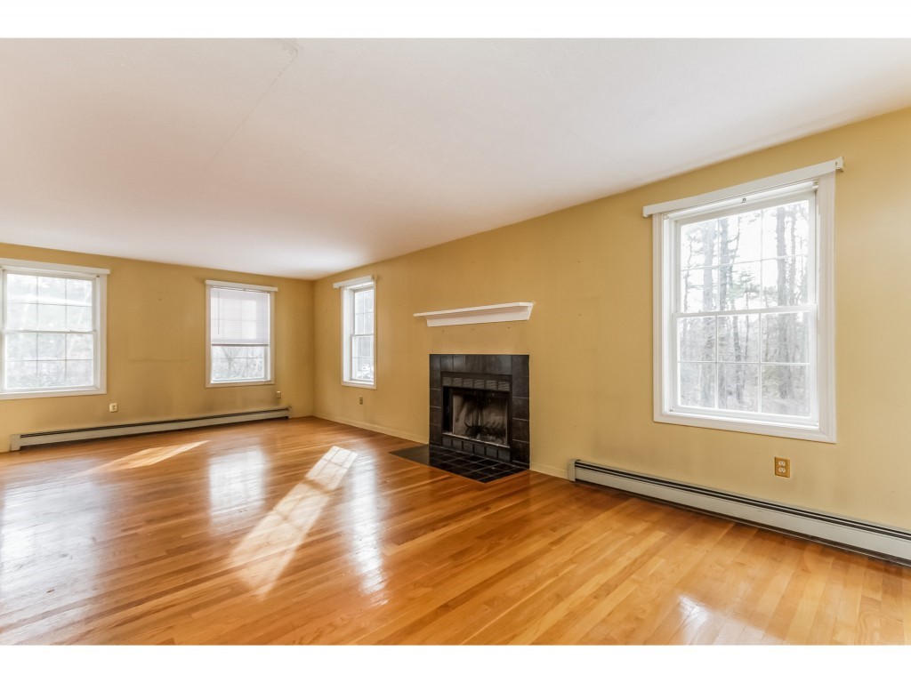 17 Dianna Road Londonderry, NH 03053 - Photo 12 of 25