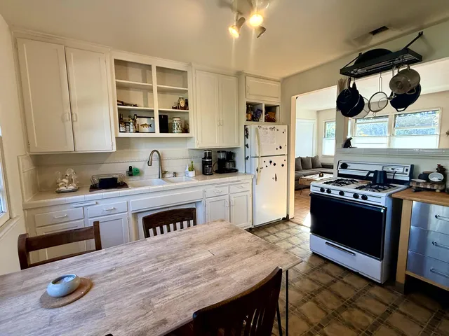 $5,200 | 114 La Plata, Santa Barbara, CA 93109