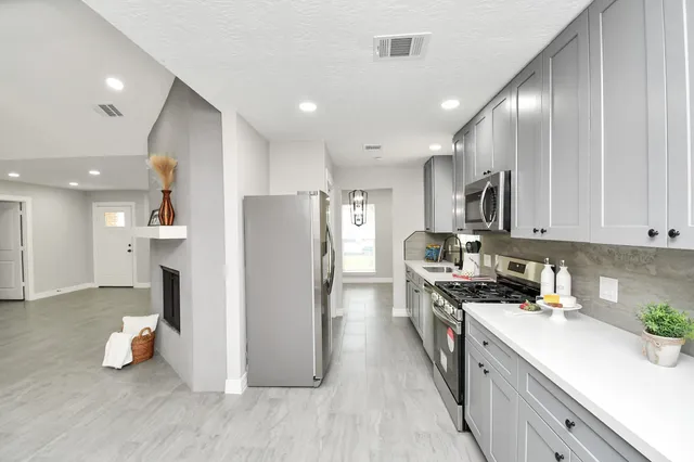 $2,900 | 9726 Springmont Drive, Houston, TX 77080