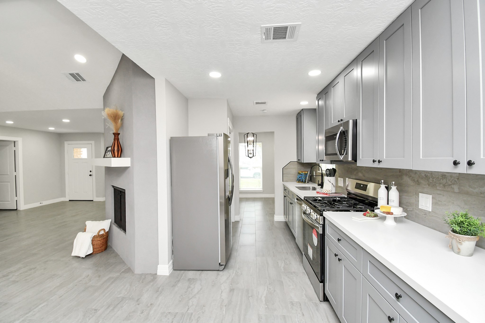 9726 Springmont Drive Houston, TX 77080 - Photo 1 of 42