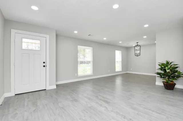 $2,900 | 9726 Springmont Drive, Houston, TX 77080