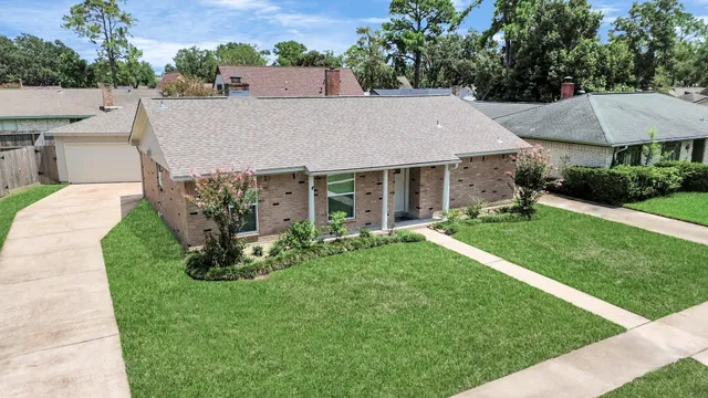 $2,900 | 9726 Springmont Drive, Houston, TX 77080