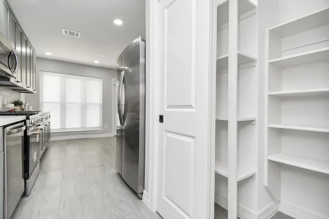 $2,900 | 9726 Springmont Drive, Houston, TX 77080