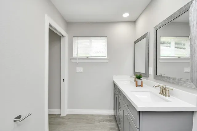 $2,900 | 9726 Springmont Drive, Houston, TX 77080