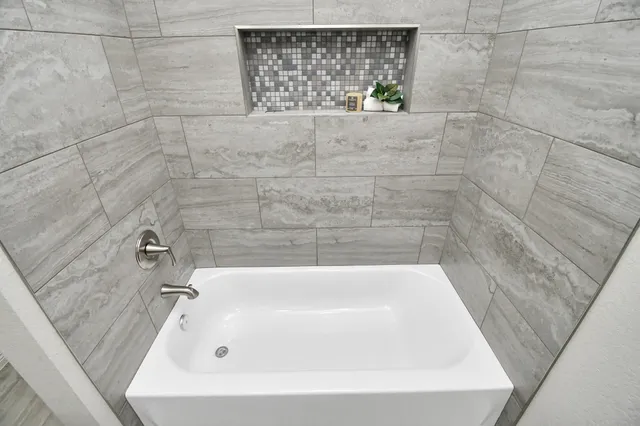 $2,900 | 9726 Springmont Drive, Houston, TX 77080