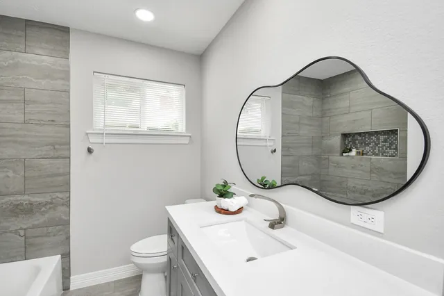 $2,900 | 9726 Springmont Drive, Houston, TX 77080