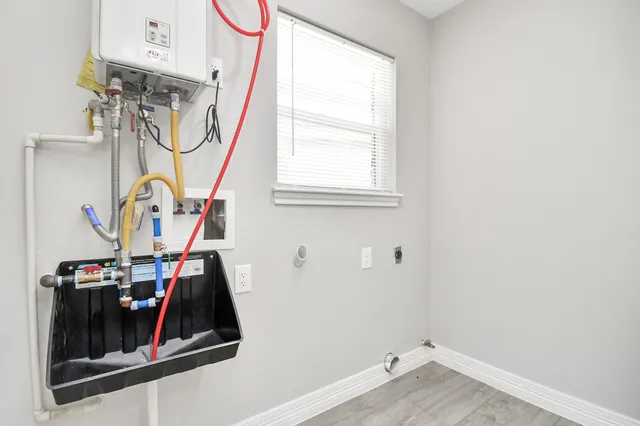 $2,900 | 9726 Springmont Drive, Houston, TX 77080