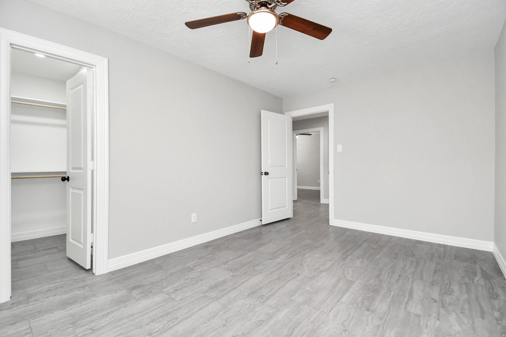 9726 Springmont Drive Houston, TX 77080 - Photo 38 of 42