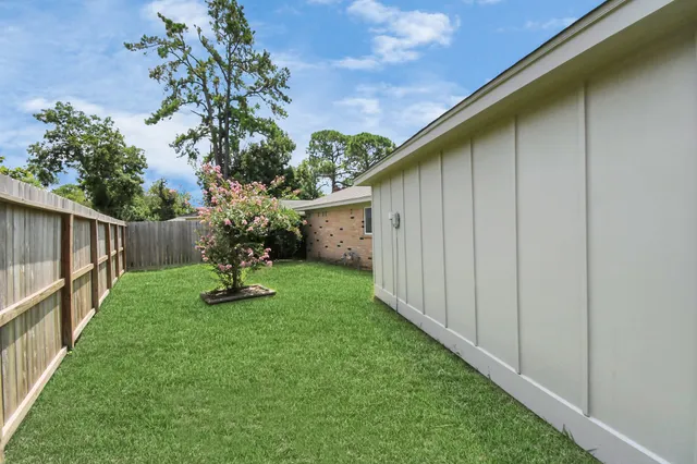 $2,900 | 9726 Springmont Drive, Houston, TX 77080