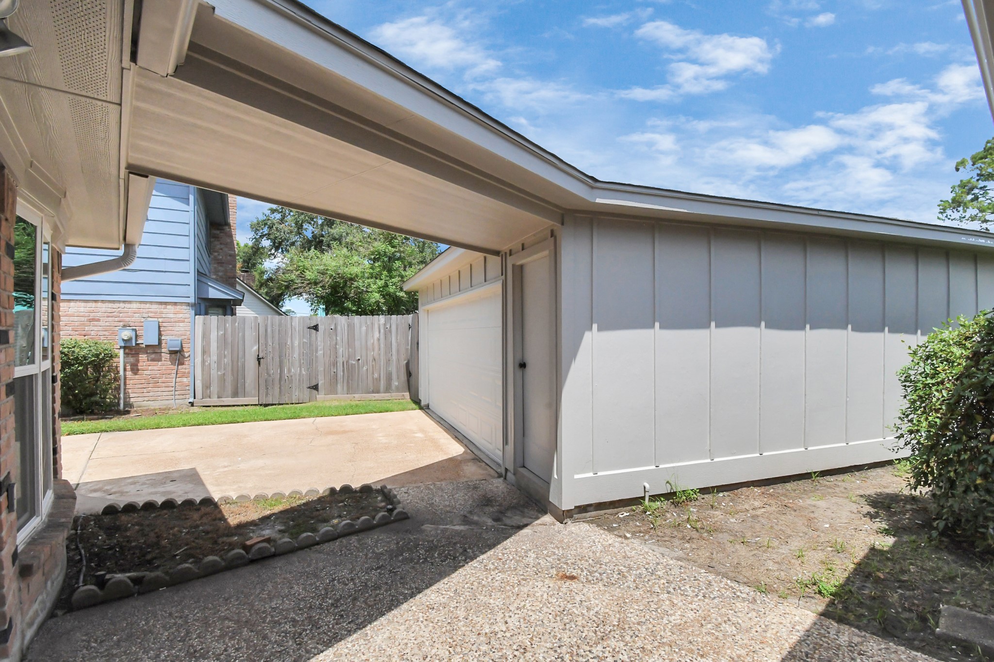 9726 Springmont Drive Houston, TX 77080 - Photo 7 of 42