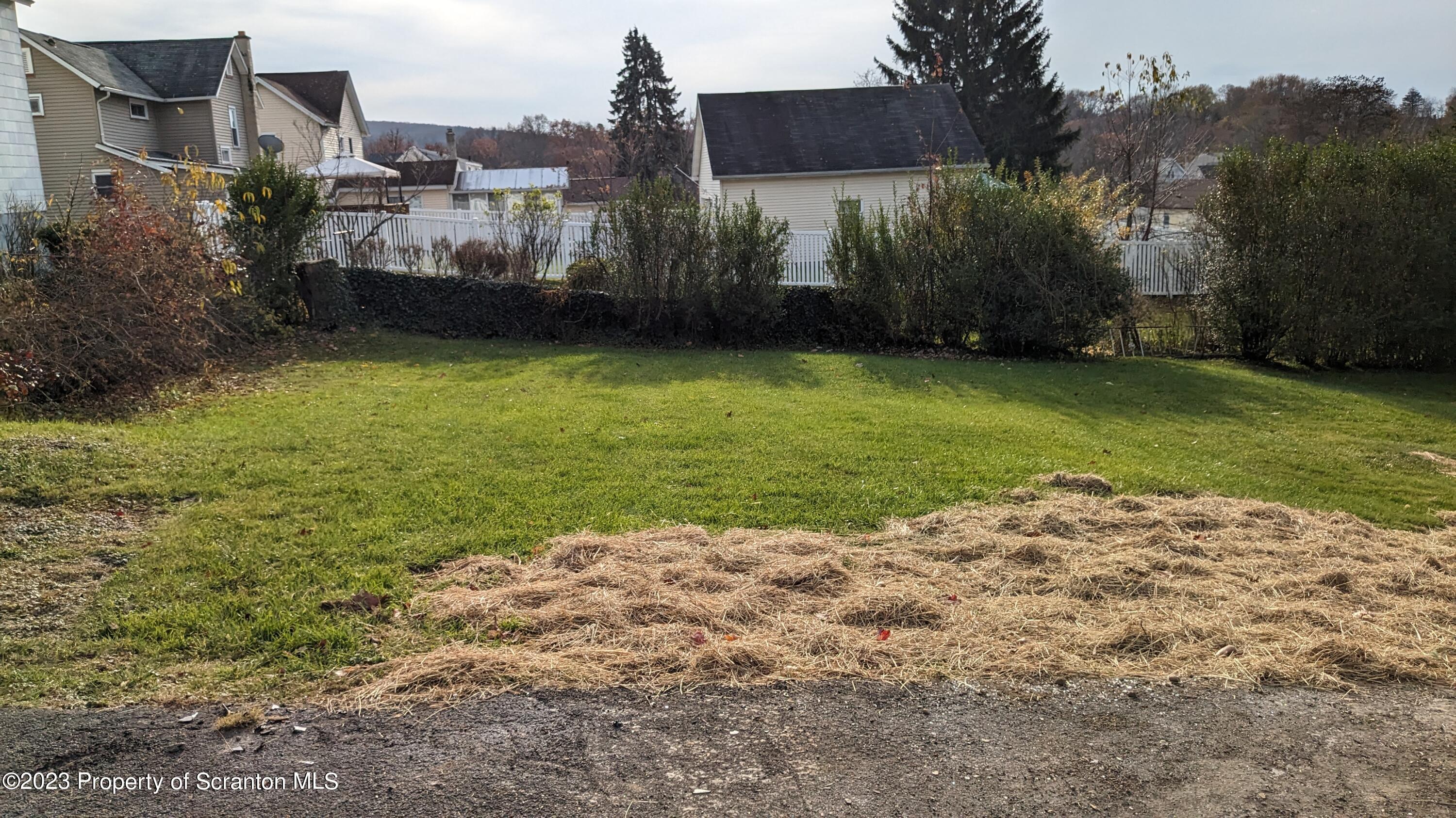 2122 Ash Street Scranton, PA 18510 - Photo 2 of 7