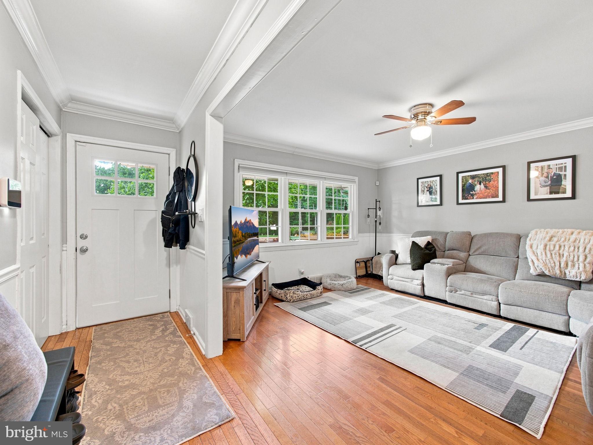 906 Big Oak Road Yardley, PA 19067 - Photo 15 of 39 Inviting entryway with natural light.