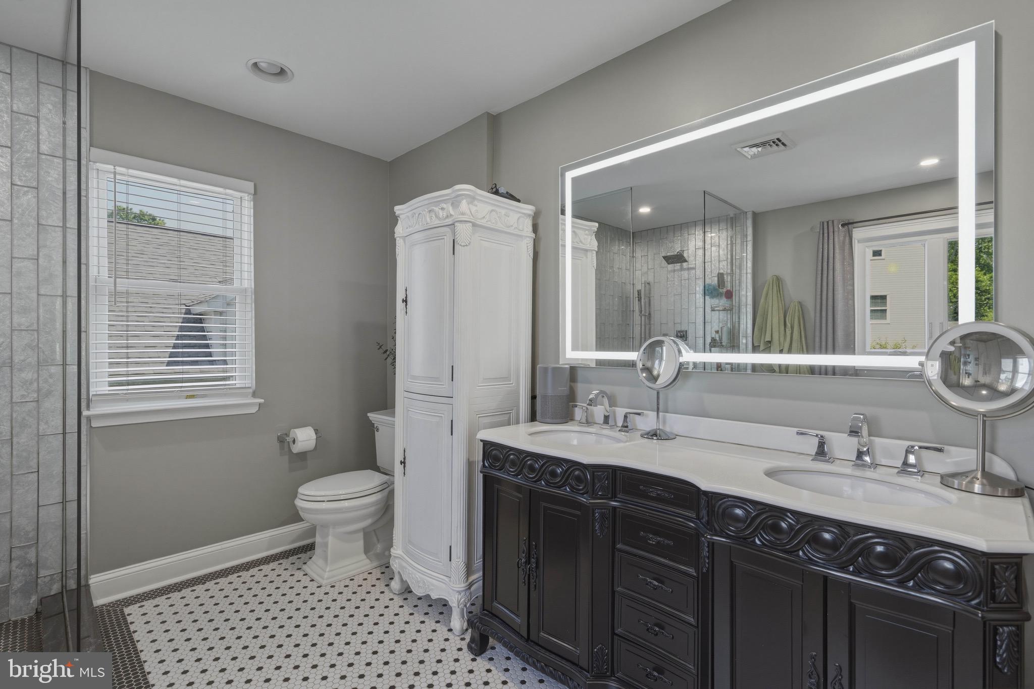 13494 Proctor Road Philadelphia, PA 19116 - Photo 30 of 59 Main bathroom