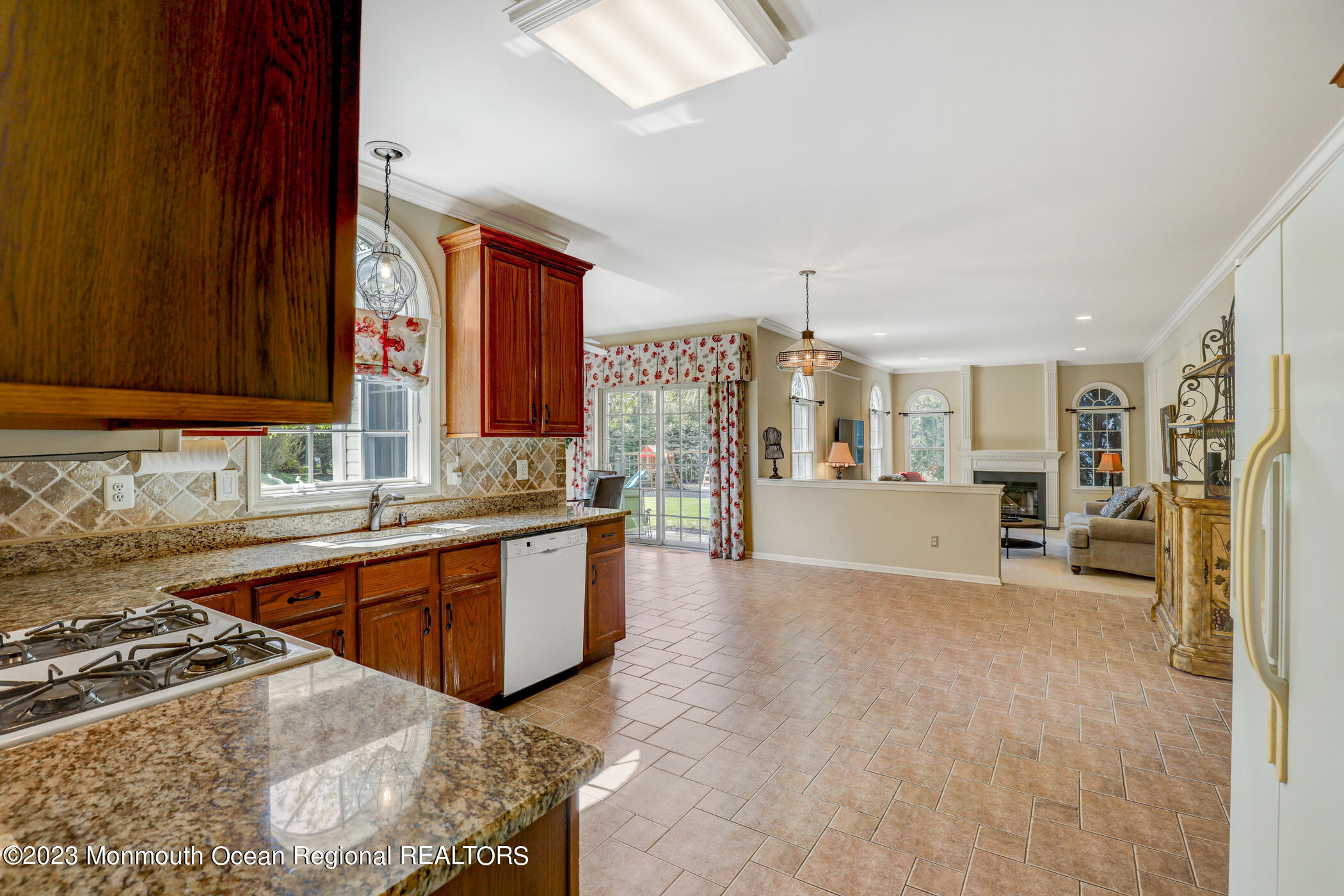 80 Summit Drive Freehold, NJ 07728 - Photo 17 of 49 18 - Kitchen