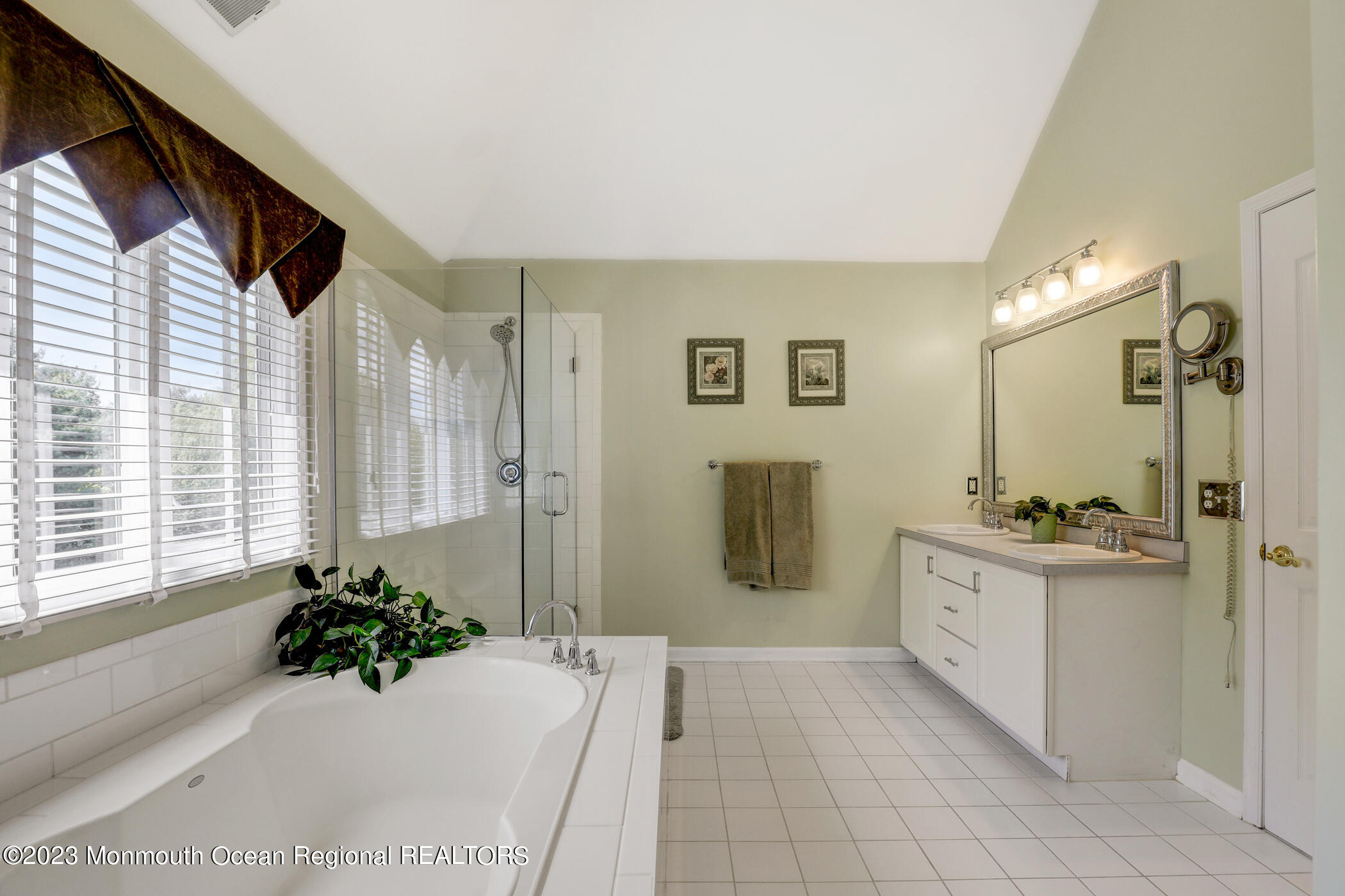 80 Summit Drive Freehold, NJ 07728 - Photo 28 of 49 29 - Primary Bathroom