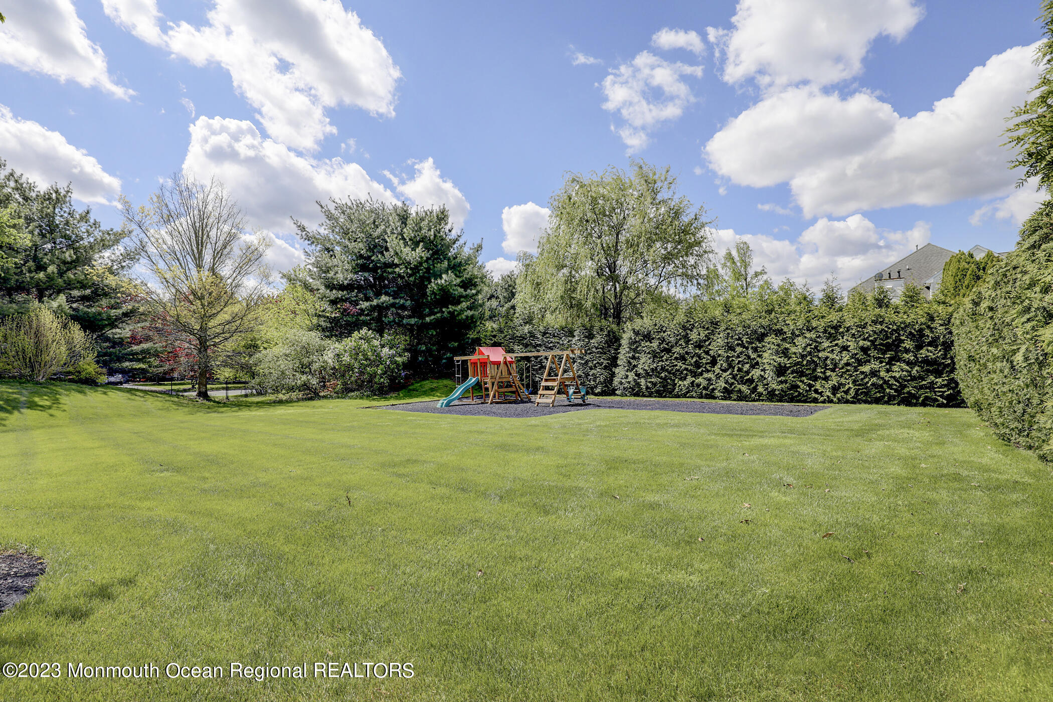 80 Summit Drive Freehold, NJ 07728 - Photo 39 of 49 40 - Backyard