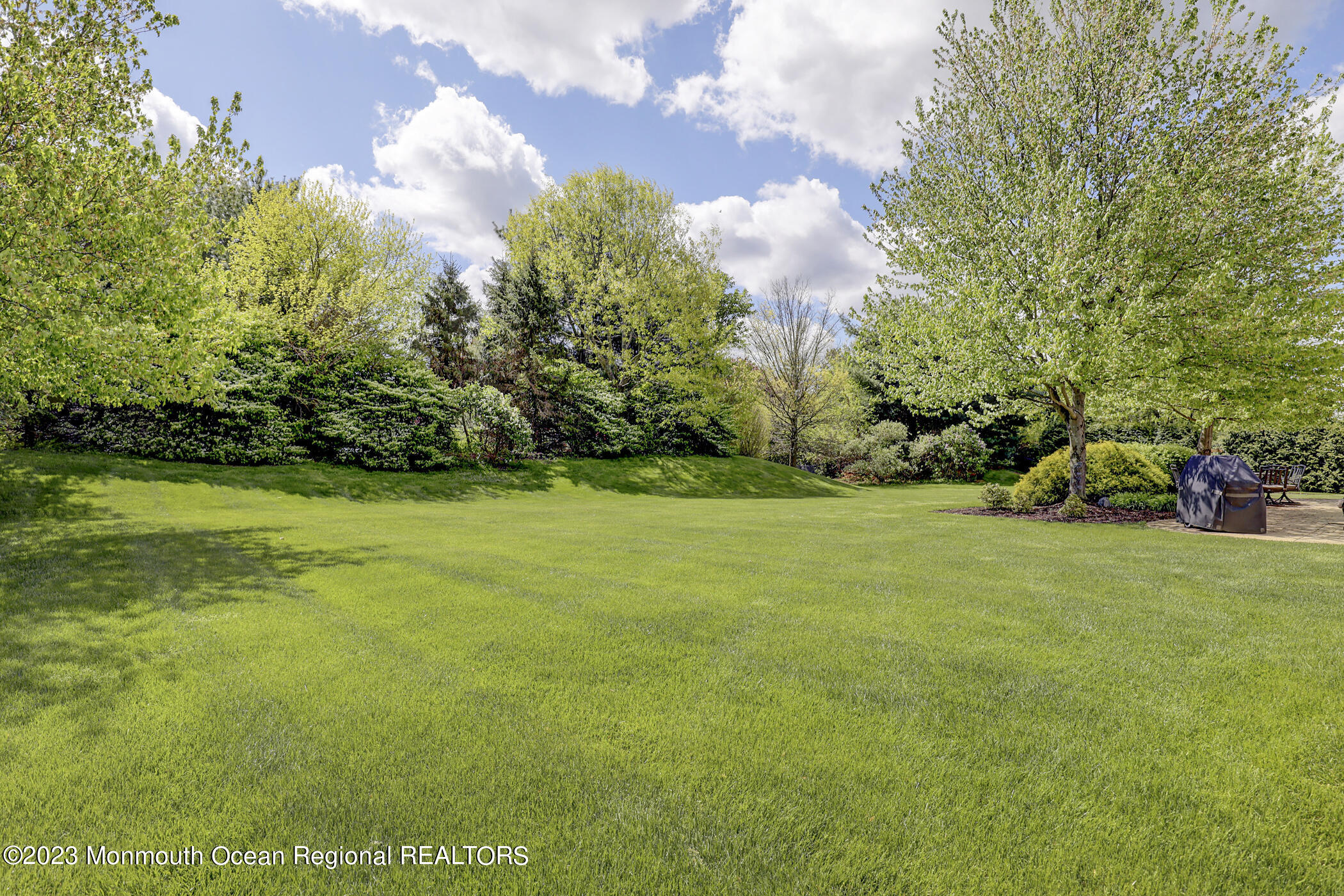 80 Summit Drive Freehold, NJ 07728 - Photo 41 of 49 42 - Backyard