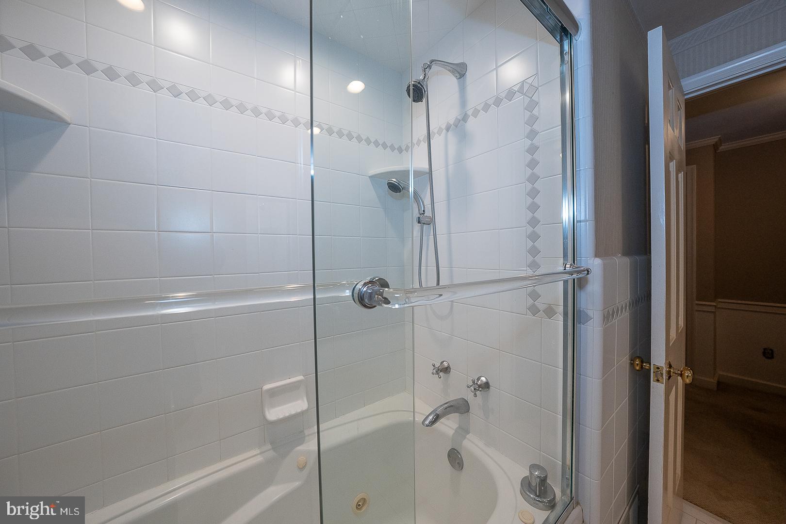 577 Tory Hill Road Devon, PA 19333 - Photo 35 of 63 Hall Bathroom with Jetted Tub/Shower