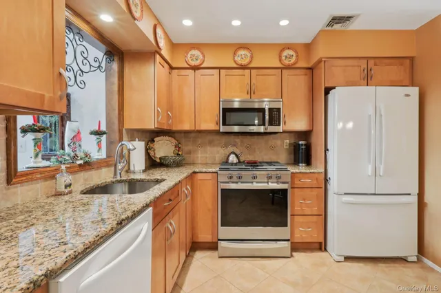 $769,000 | 229 Betsy Ross Drive, Orangeburg, NY 10962