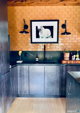 $4,000 | 4 Main Street, Washington, CT 06777